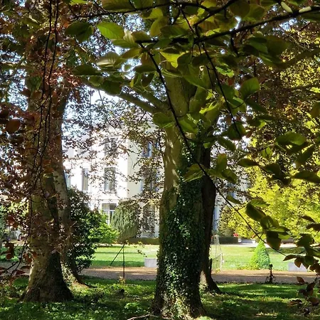Bed & Breakfast Le Jardin Des Poetes - Avec Salle D'eau Hannut